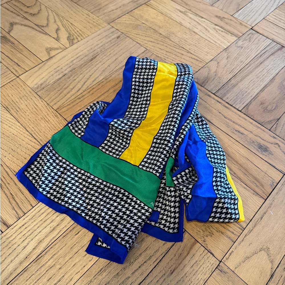 Adrienne Vittadini Blue and Yellow Houndstooth Scarf